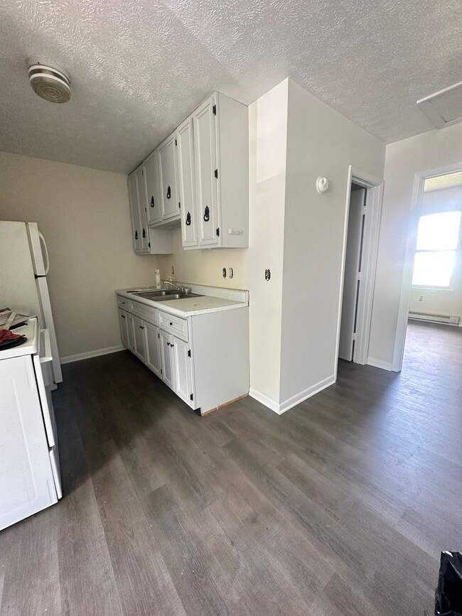 Building Photo - Apartment for Rent in Broadway
