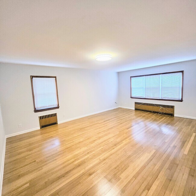 SALA DE ESTAR - 109 Rockwell St