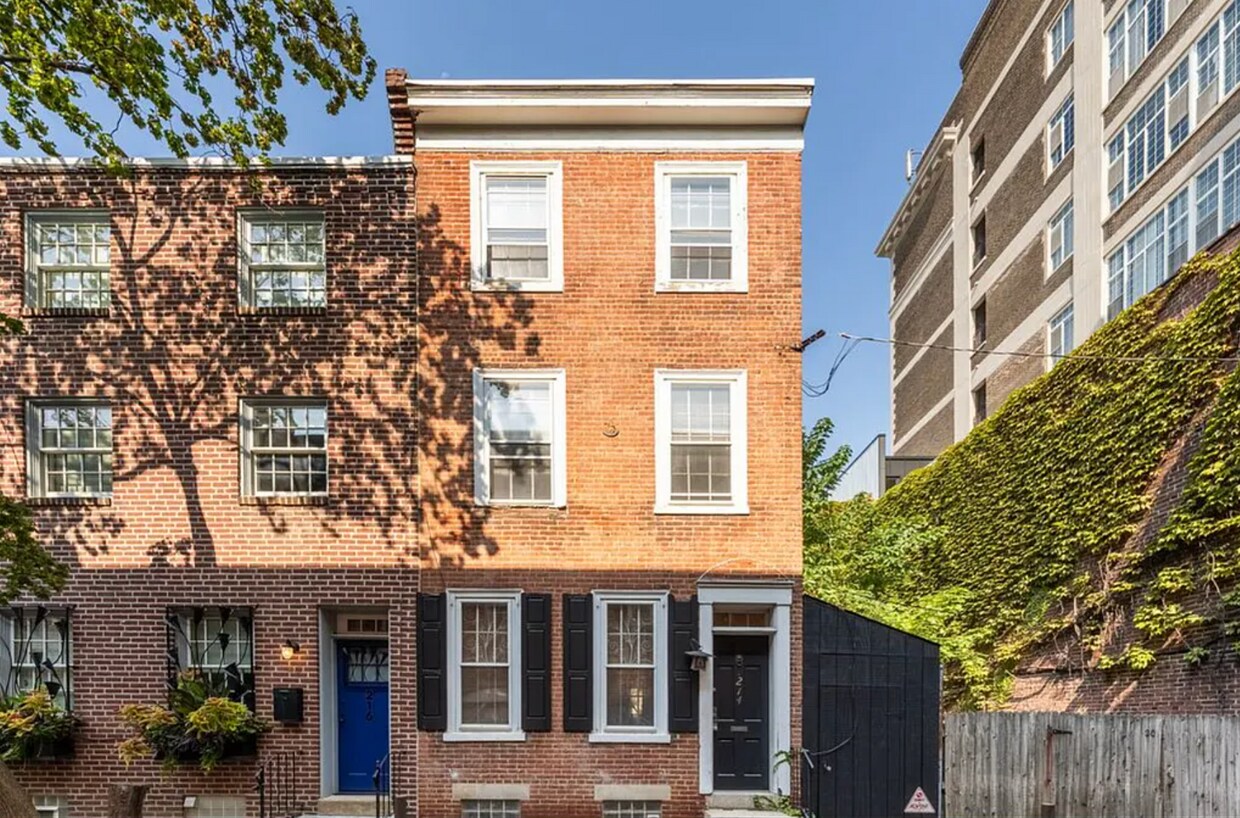 Foto principal - 214 S Bonsall St