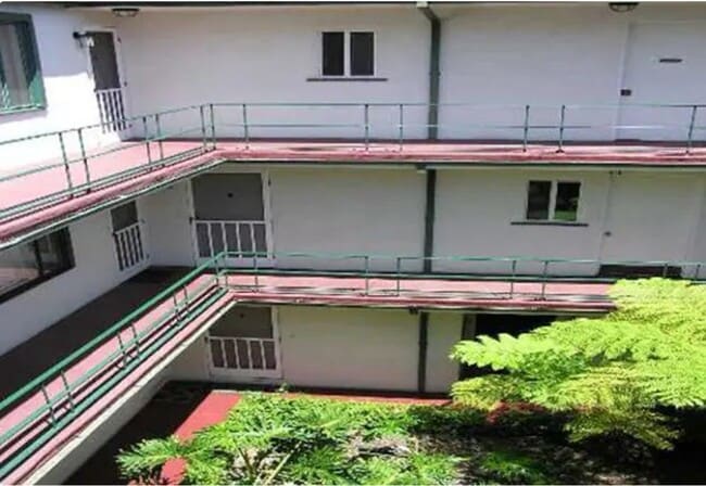 Building Photo - 427 N Doheny Dr