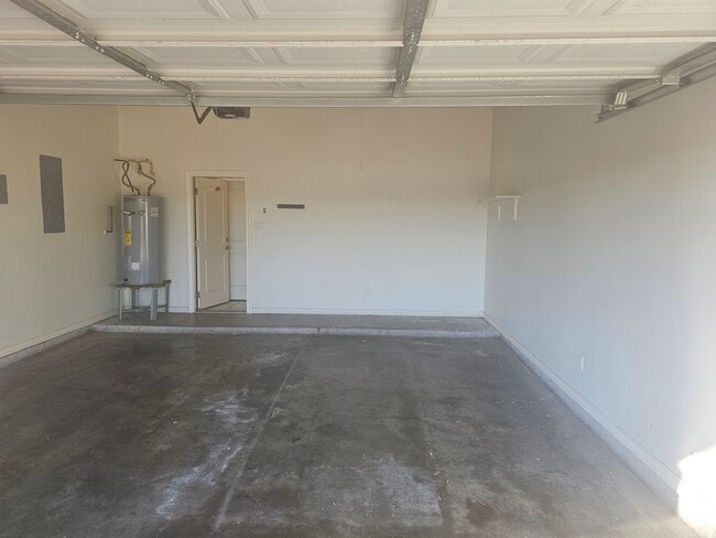 Building Photo - 3315 Omega St