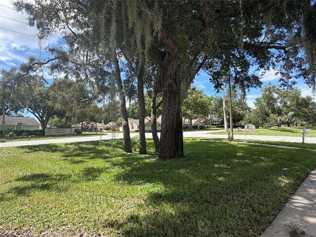 Foto del edificio - 13315 Golf Ridge Pl