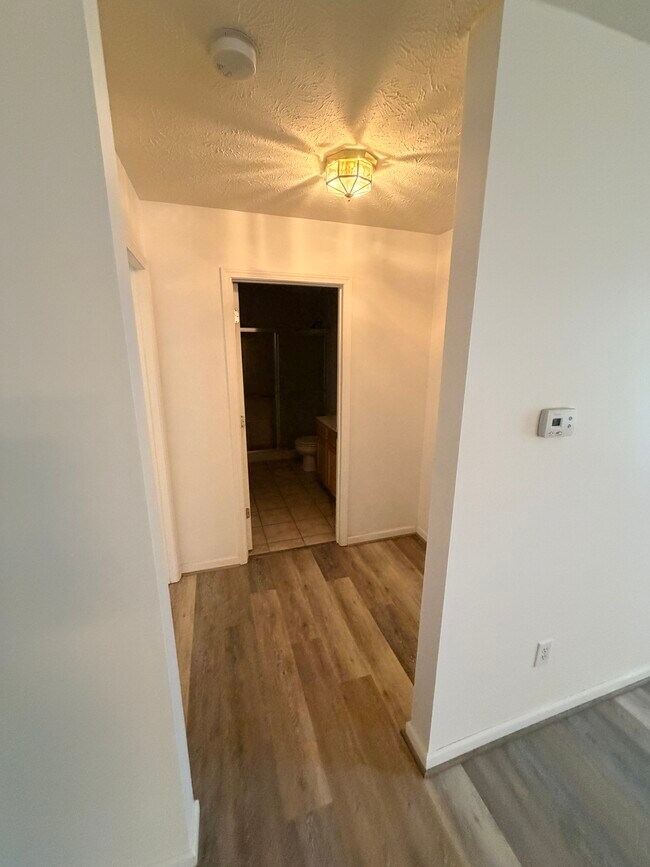 Building Photo - 4761 Kelvington Dr