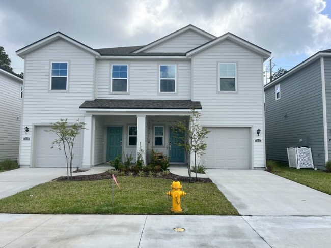Building Photo - 14542 Macadamia Ln