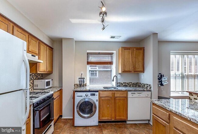 Foto del edificio - 1441 Spring Rd NW