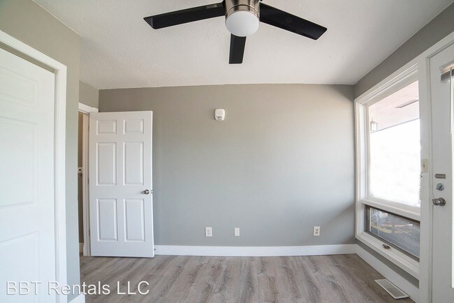 Building Photo - 2 br, 1 bath House - 2727  Hubbell Avenue A