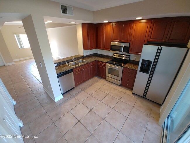 Foto del edificio - 9745 Touchton Rd