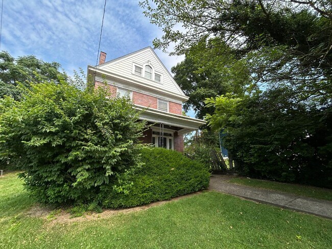Foto del edificio - 3501 Bevis Ave