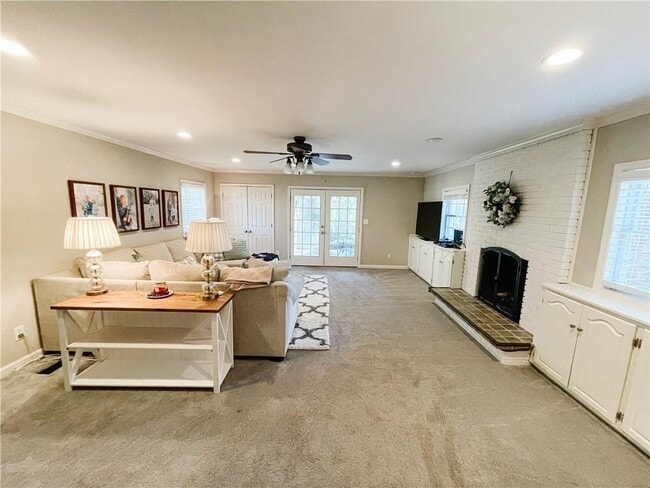 Building Photo - 3491 Rockhaven Cir NE