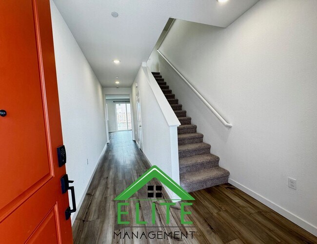 Foto del edificio - **Brand New 4-Bed, 2.5-Bath Home Facing th...