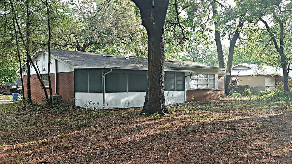 Building Photo - 280 W Holly Dr