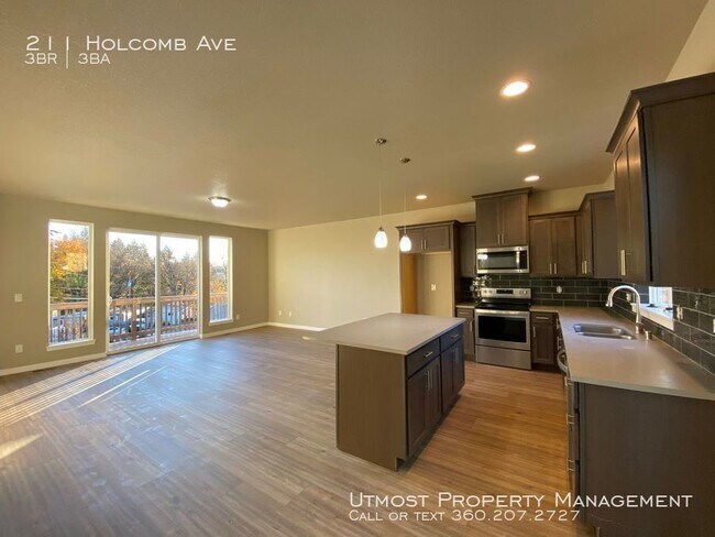 Building Photo - 211 Holcomb Ave