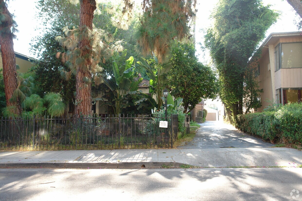 Primary Photo - 4232-4234 Mary Ellen Ave