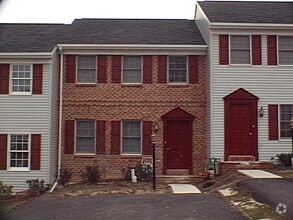 Building Photo - 200 Robin Hill Cir