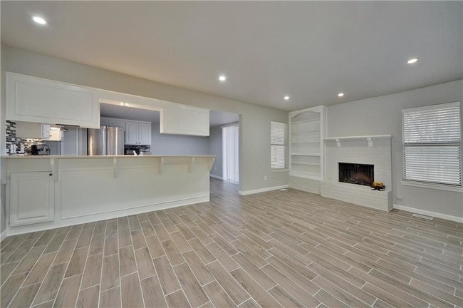 Building Photo - 206 NONE WOODBRIDGE Cir