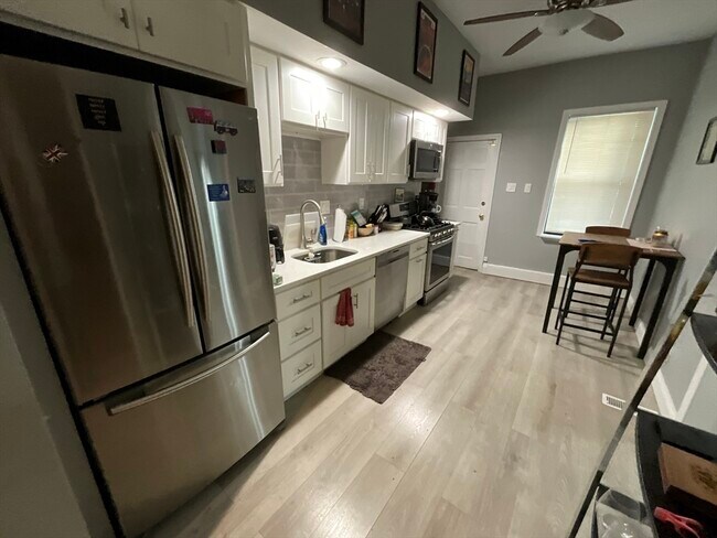 Foto del edificio - 790 E 6th St