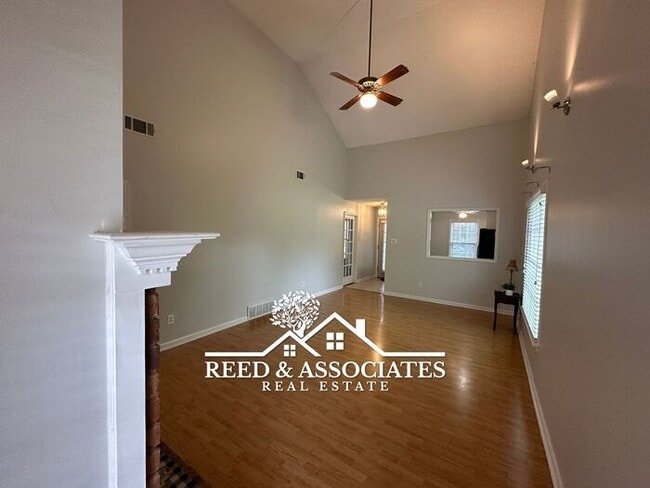 Foto del edificio - Collierville Townhouse Located on Corner Lot!