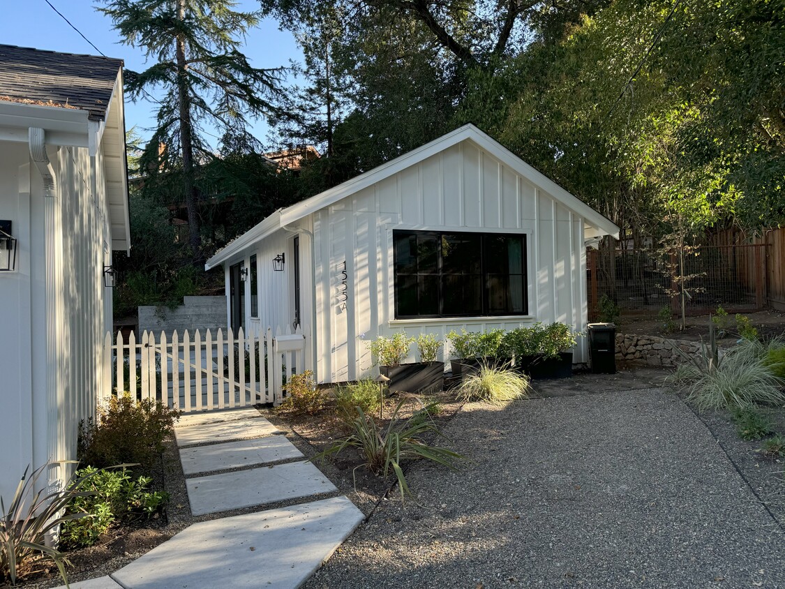 ADU Front - 1555 Litina Dr