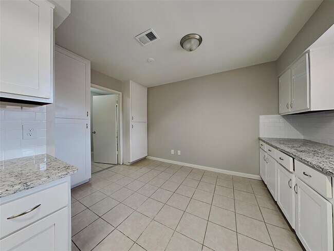 Building Photo - 16007 Brookford Dr