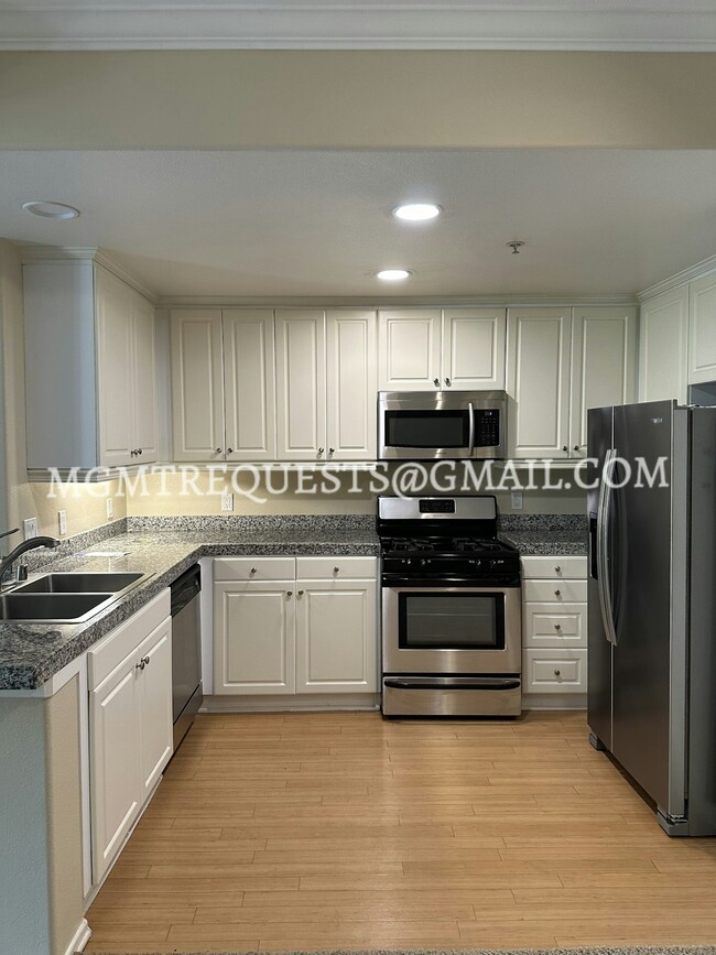 Foto del edificio - 3240 Watermarke Place, Unit 3240