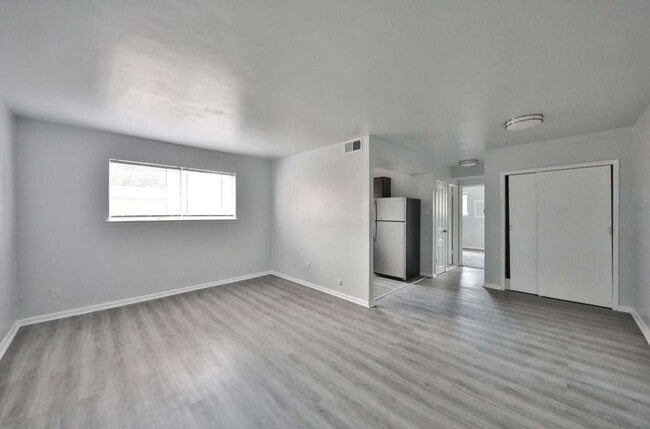 Living Area - Germantown Apartments