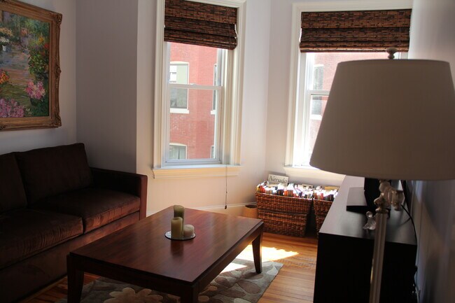 Foto del edificio - 1423 R St NW