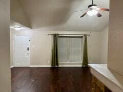 Foto del edificio - 900 Elmhill Ct