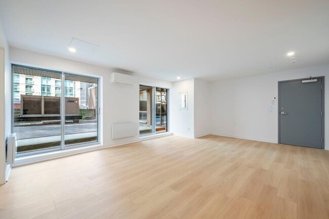 Building Photo - 1625 Blvd. De Maisonneuve Ouest