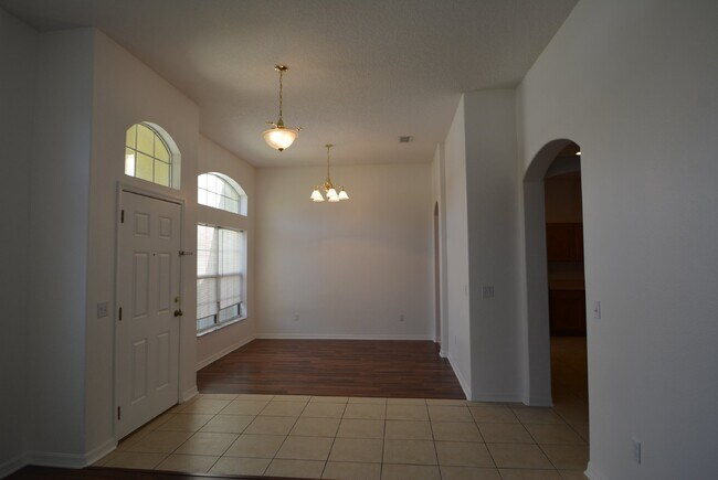 Building Photo - "Spacious 4-Bedroom Oasis with 3 Full Bath...