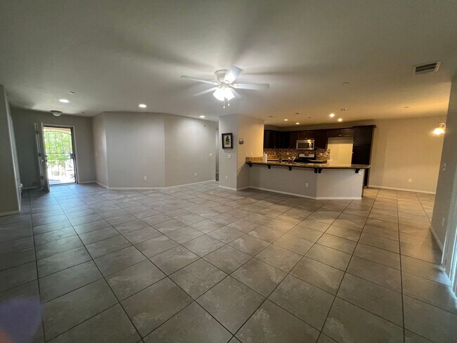 Building Photo - 528 Topanga St