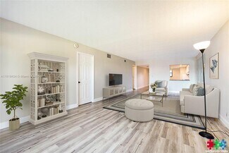 Building Photo - 1036 US-1