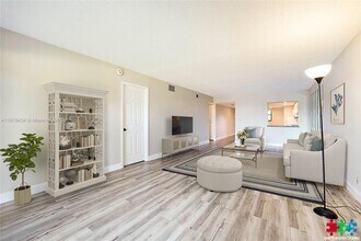 Building Photo - 1036 US-1
