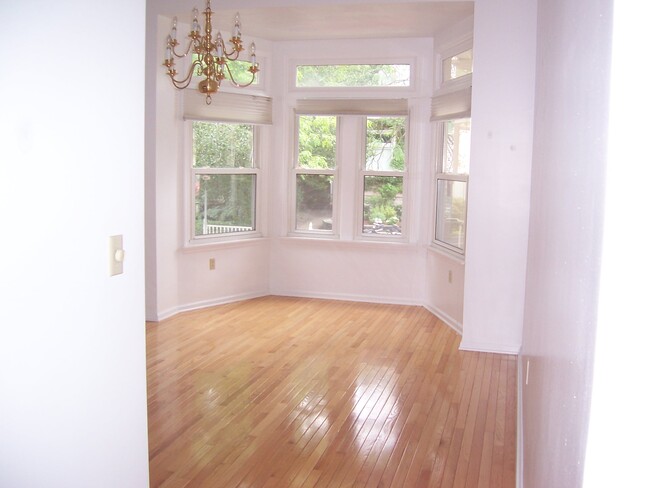 Building Photo - 920 Bellefonte St