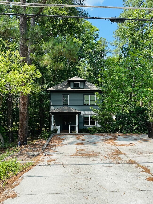 Foto del edificio - 2427 Winburn Ave