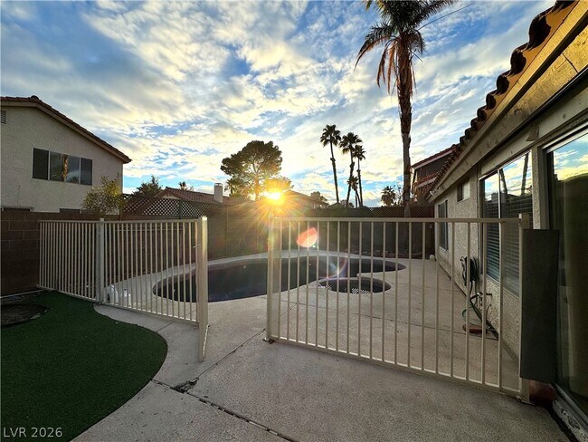 Foto del edificio - 6725 Trammel Ct