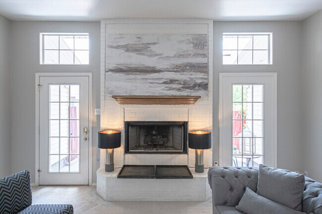 Foto del edificio - 1300 Godfrey St