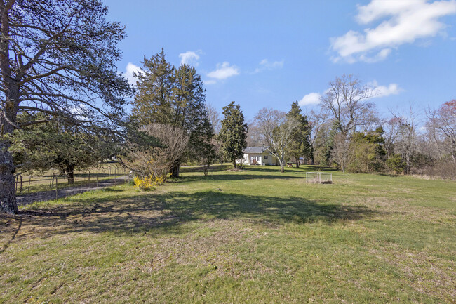 Building Photo - 8311 Cedarville Rd