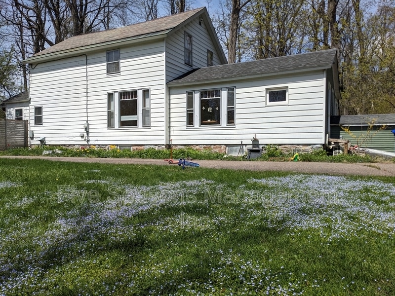 Primary Photo - 146 Mansfield Ave