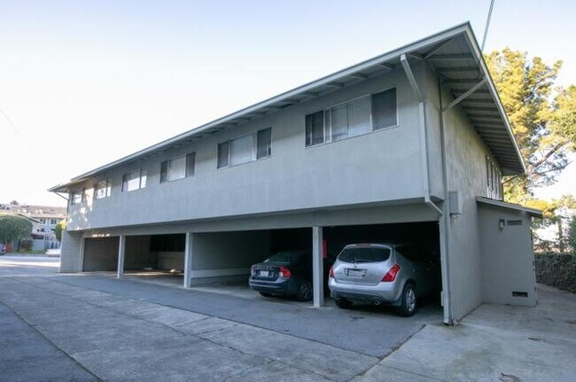 Building Photo - 3525 Farm Hill Blvd