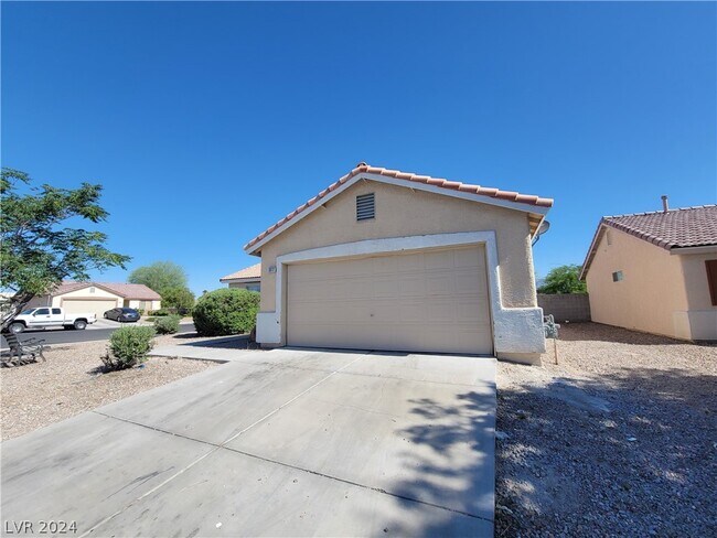 Foto del edificio - 3012 Silver Canyon Ln