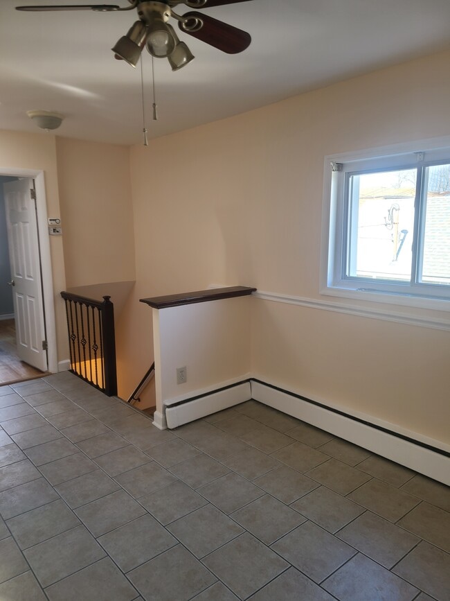 Dining area - 3266 Griswold Ave