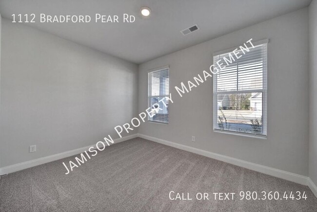 Building Photo - 1112 Bradford Pear Rd