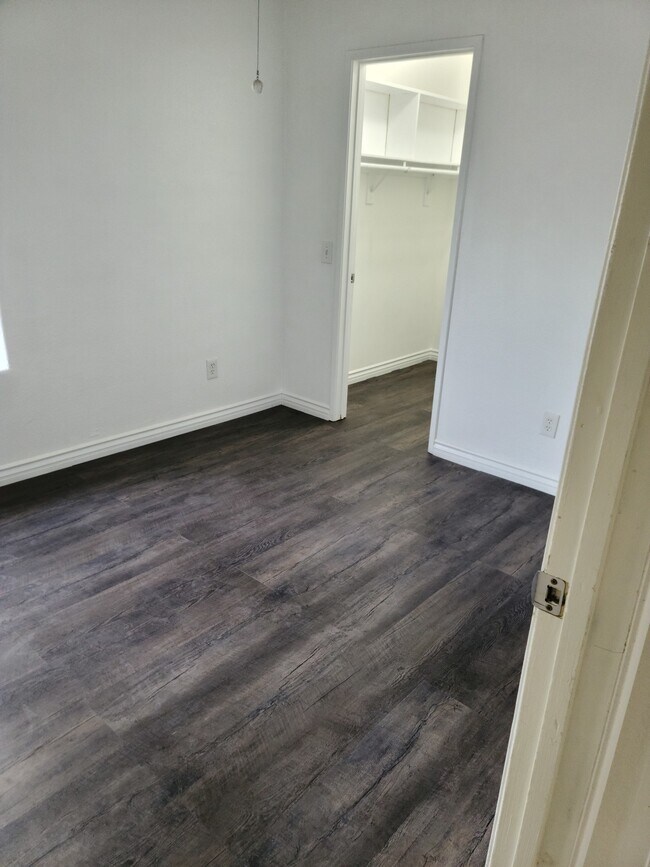 Building Photo - 1321 S Platinum Ct