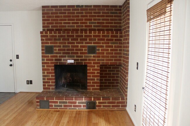 Foto del edificio - 2BR 2 Full Bath Condo with Modern Upgrades – Near Downtown Harrisonburg!