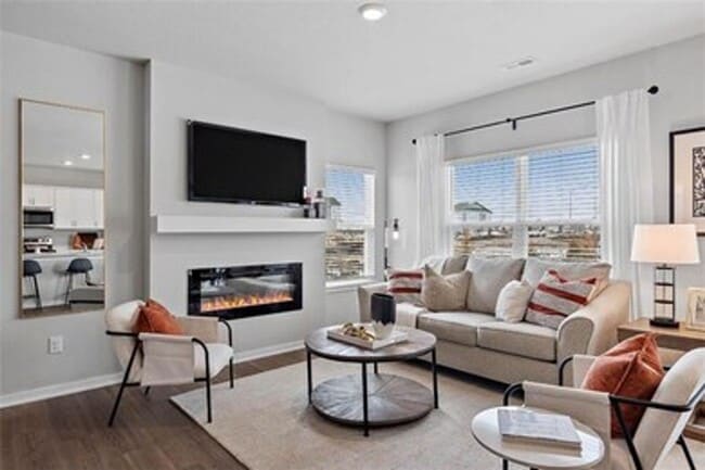 Building Photo - 1047 Maywood Ln
