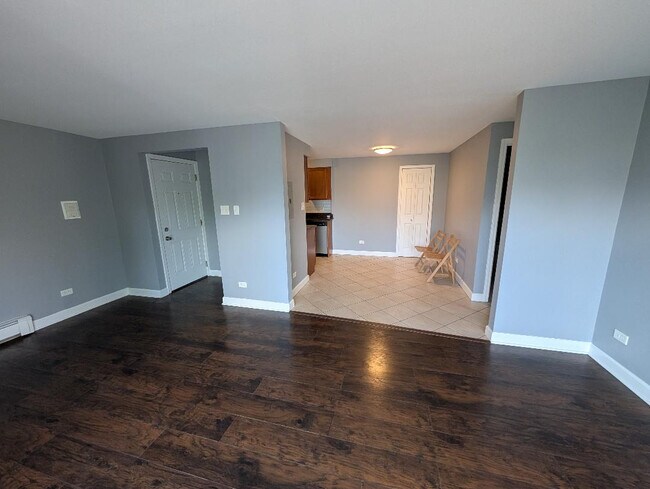 Foto del edificio - 7829 Rutherford Ave