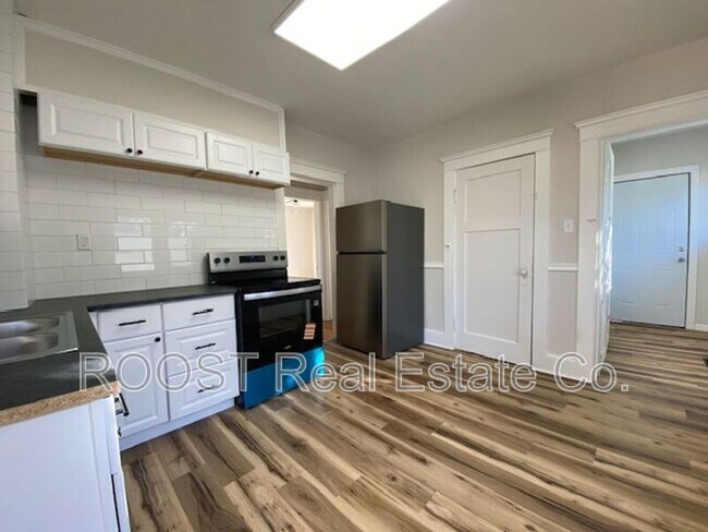 Foto del edificio - 372S Douglas Ave.