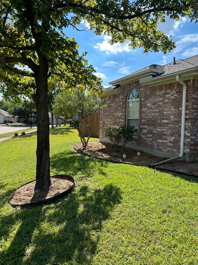 Building Photo - 105 Wildhaven Dr