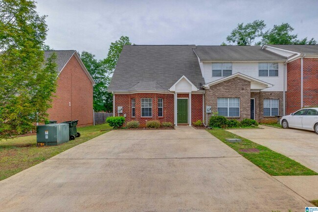 Building Photo - 66 Park Dr S