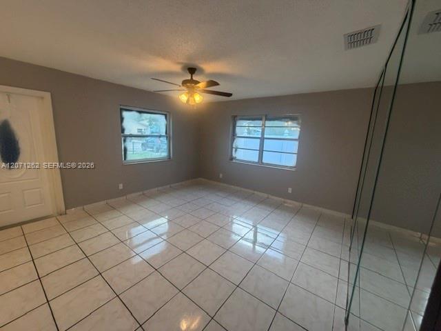 Foto del edificio - 2571 NW 5th St